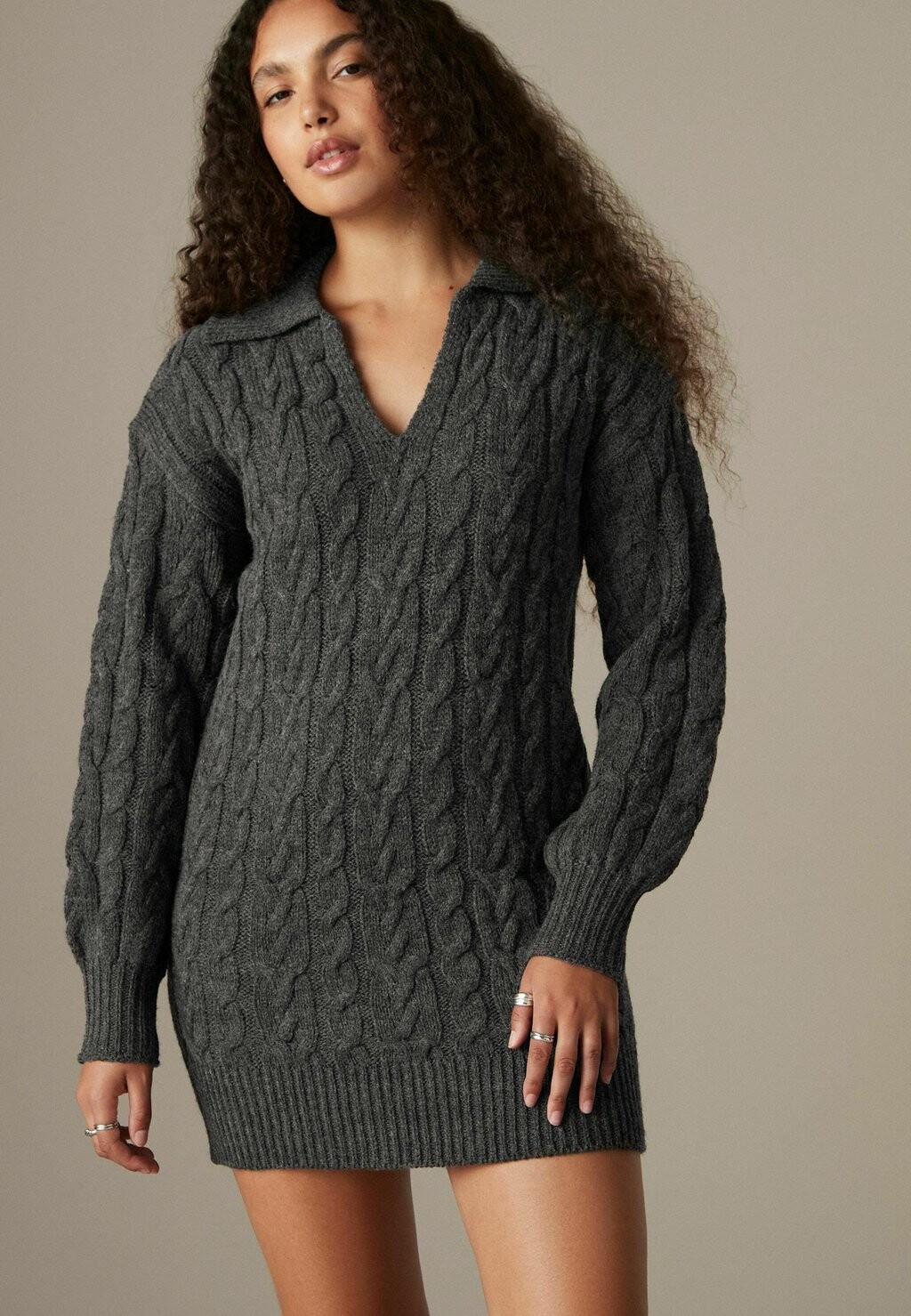 

Платье-джемпер COLLAR V-NECK LONG SLEEVE SHORT MINI TALL REGULAR FIT Next, серый