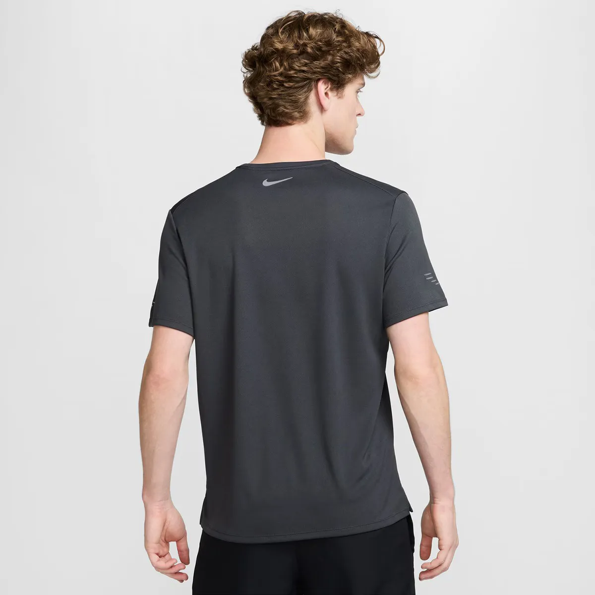 Футболка Nike Men's DF UV Miler Flash, темно-серый — фото 2
