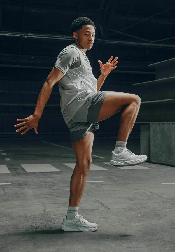 Кроссовки Fuelcell rebel v5 New Balance, серый серебристый металлик — фото 2