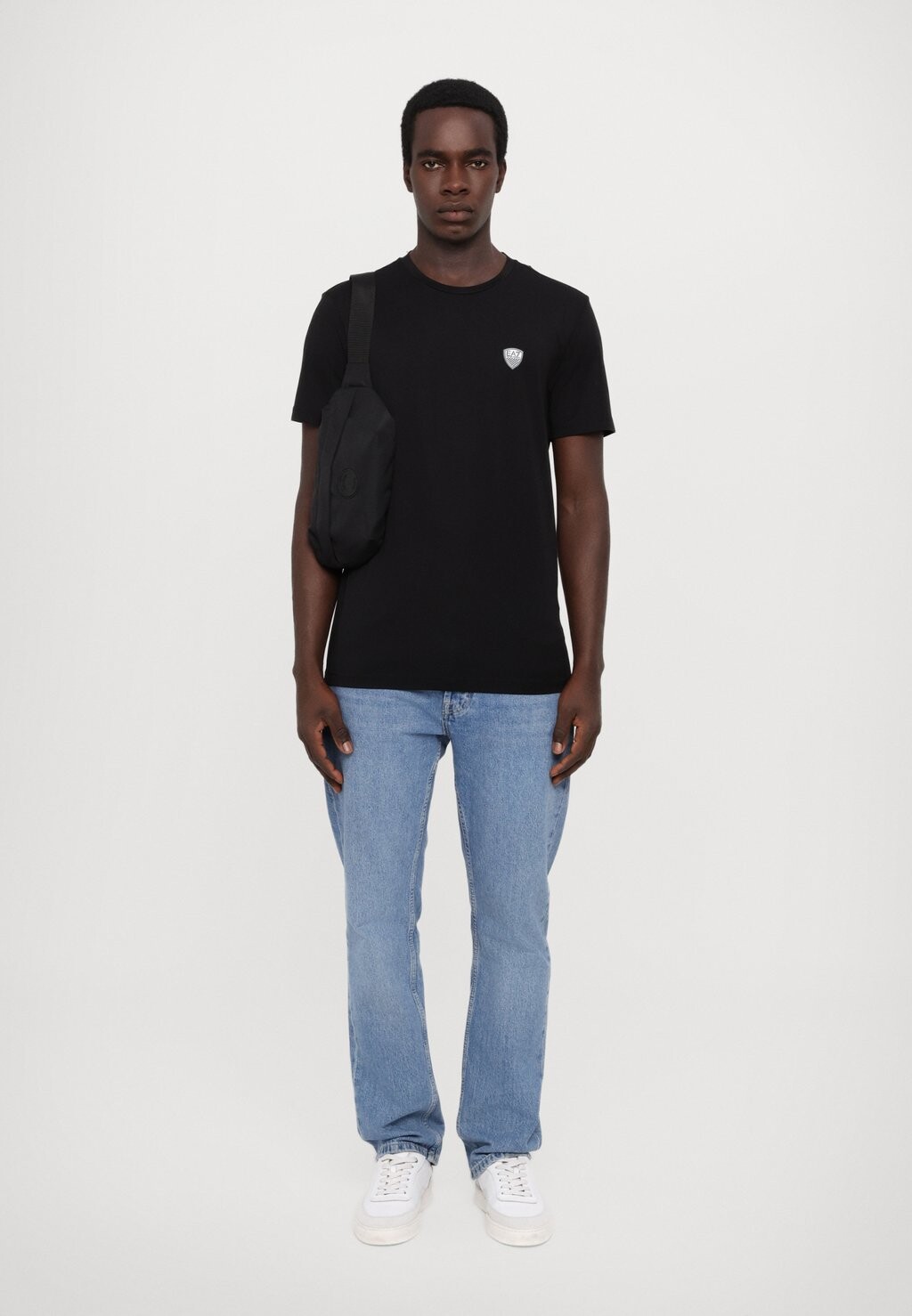 

Базовая футболка EA7 Emporio Armani, черный