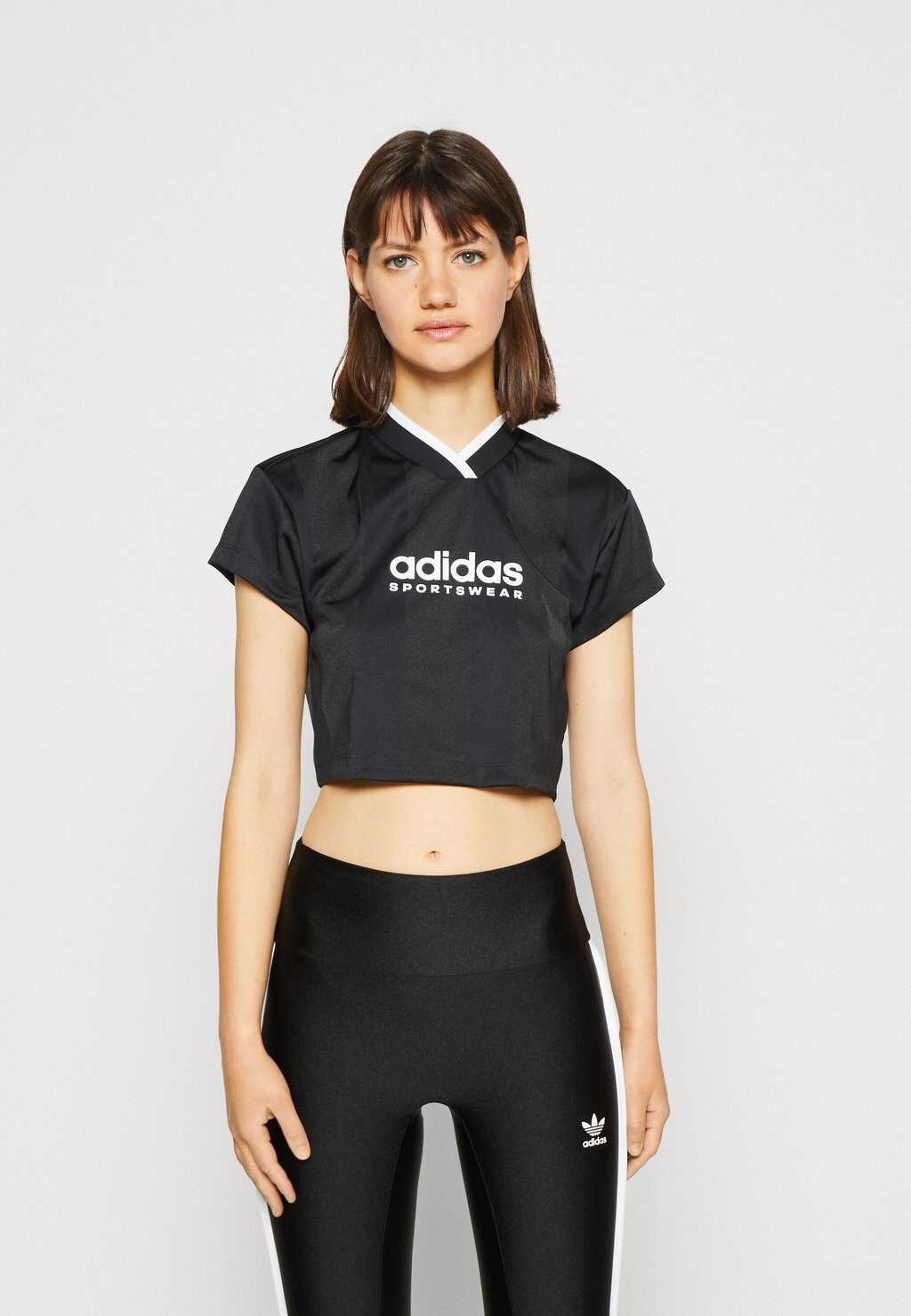 

Футболка с принтом Adidas, черный