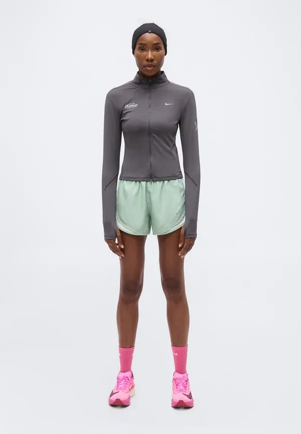 Куртка для бега Swift Running Jacket Nike Performance, средне-серый — фото 2
