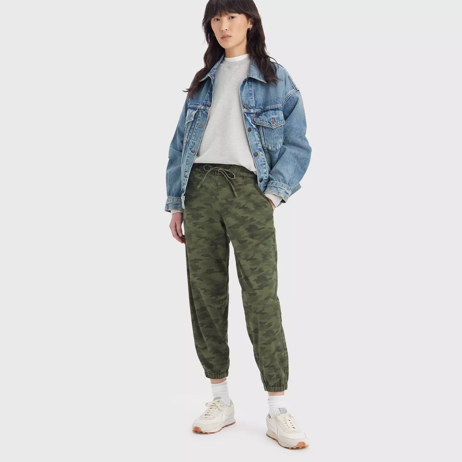 

Женские джоггеры для отдыха на природе Levi's, цвет Army Green Emily Cam - Green
