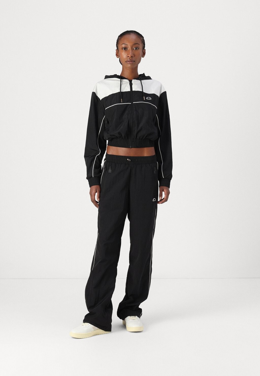 

Летняя куртка APPLEJACK Ellesse, черный