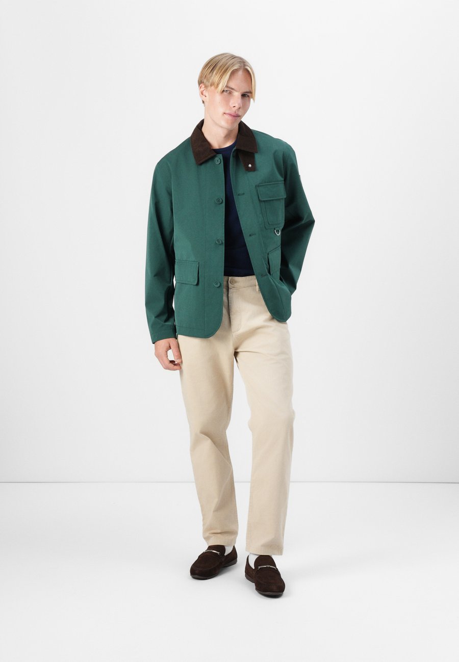 Куртка Tommy Hilfiger WET WEATHER BARN JACKET, Ornamental Green/Dark Green — фото 2
