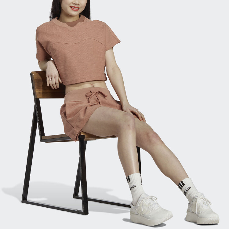 Укороченный топ Lounge женский оранжевый Adidas — фото 4
