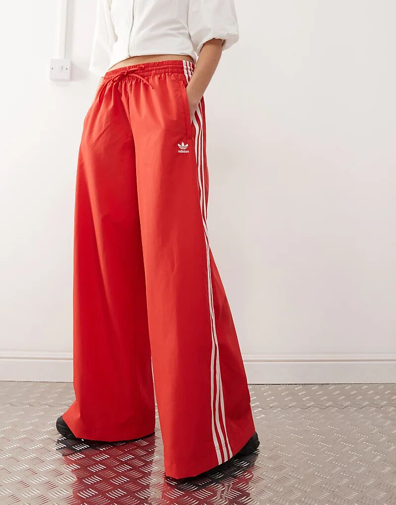 Широкие спортивные брюки Adicolor красного цвета adidas Originals — фото 2