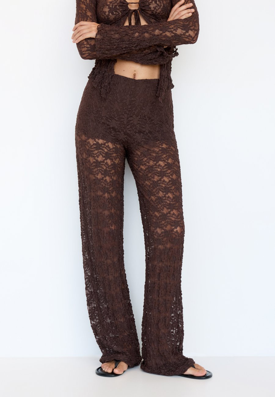 

Брюки PULL&BEAR STRAIGHT-LEG, Brown