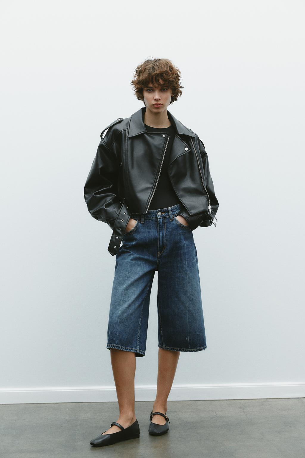 

Укороченная байкерская куртка с эффектом кожи ZARA, черный