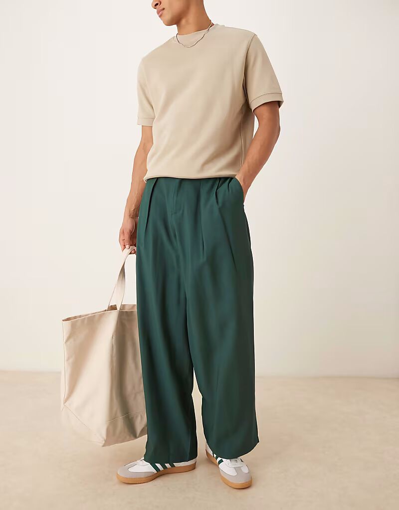 

ASOS DESIGN - Элегантные брюки-подковы зеленого цвета со складками и поясом