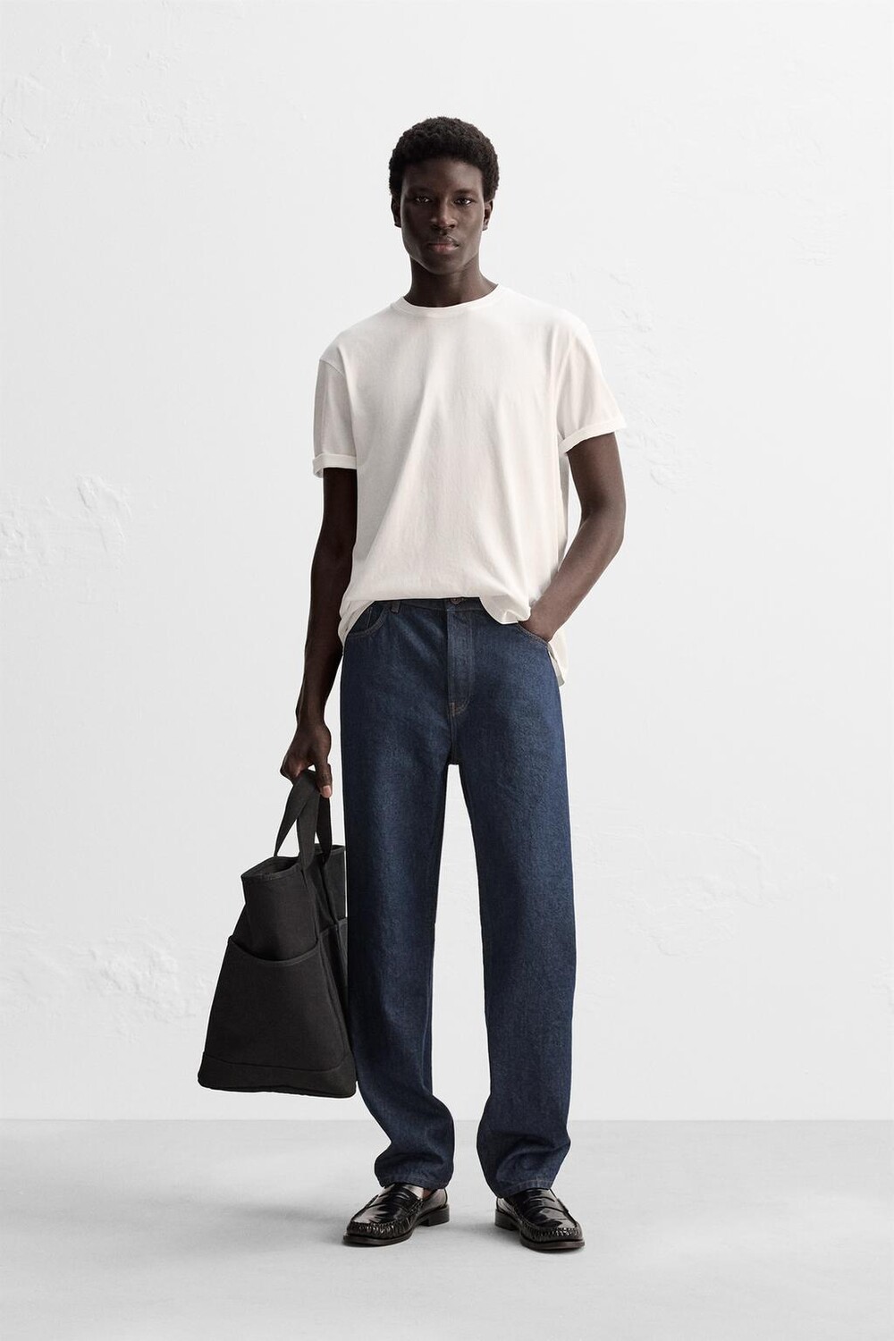

Футболка среднего веса ZARA, белый