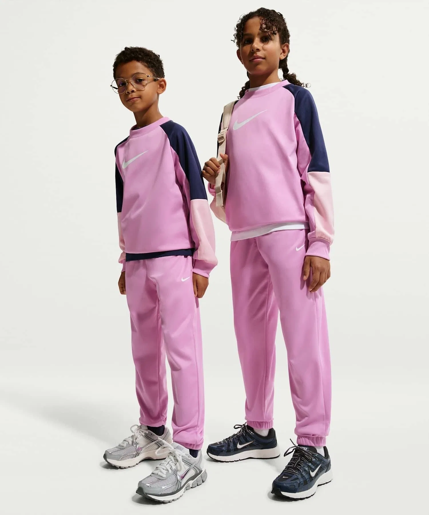 Детский спортивный костюм Nike Sportswear Dri-FIT (верх и низ) / Детский спортивный костюм Nike Sportswear Dri-FIT HQ9317-503 светло-пурпурный