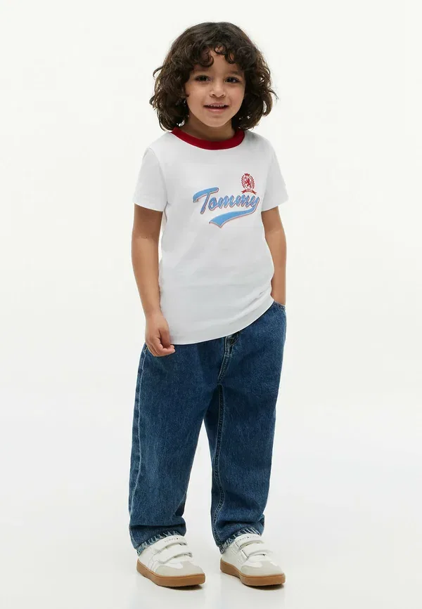 Футболка Tommy Hilfiger Lb tommy crest t-shirt ss print t-shirt, белый