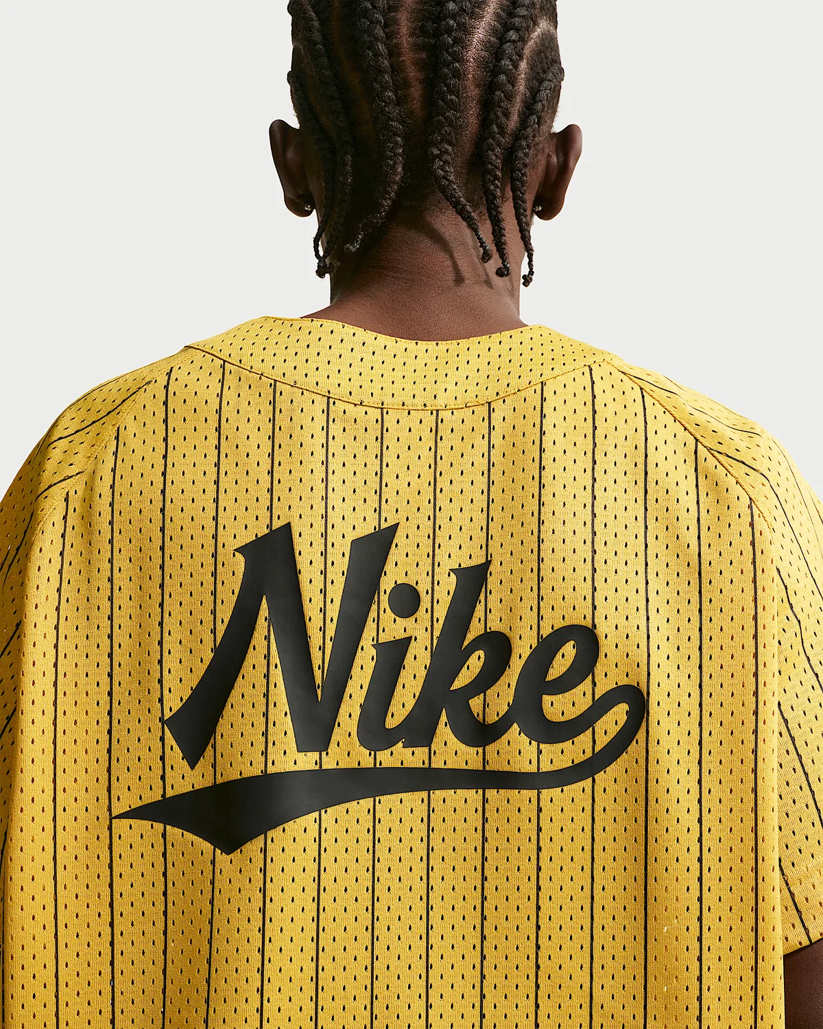 Мужская джерси Nike Sportswear Club, Saffron Quartz/Black — фото 2