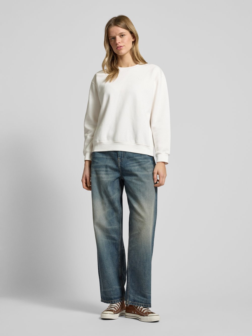 

Толстовка оверсайз с нашивкой-лейблом Levi's, кремовый