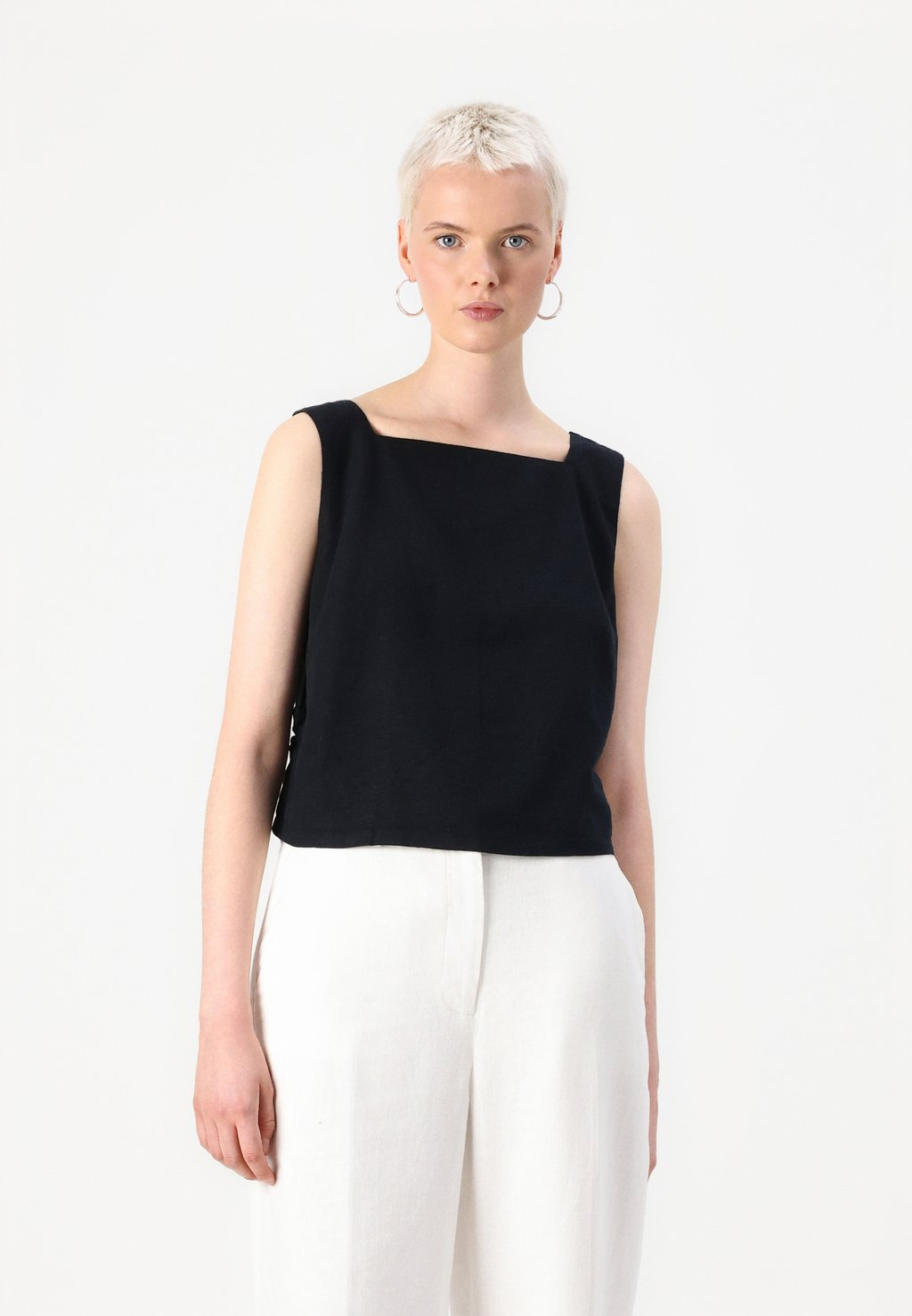 

Топ BARE APRON SHELL Abercrombie & Fitch, Black