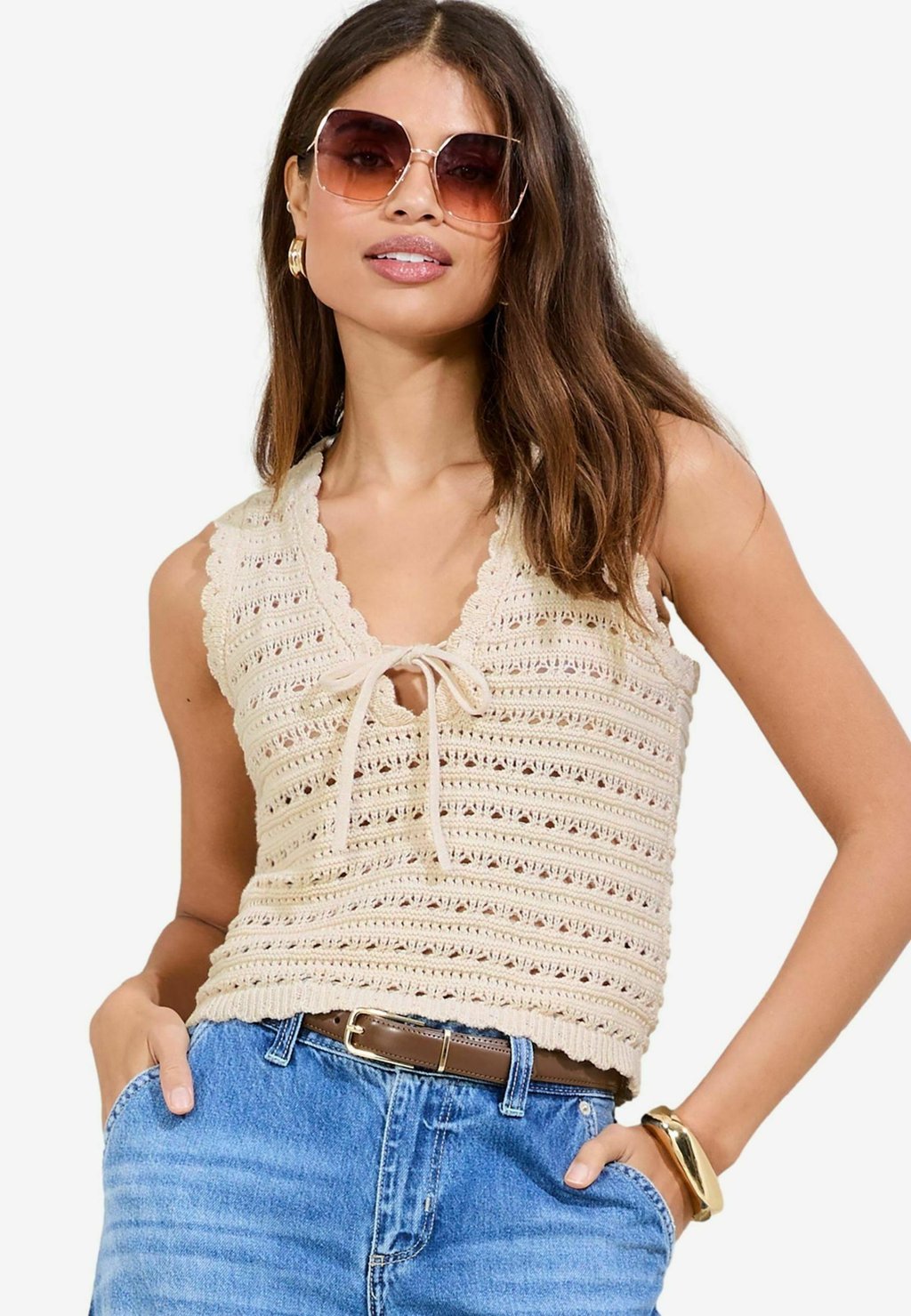 

Топ SUMMER V-NECK SCALLOPED EDGE Lipsy, бежевый