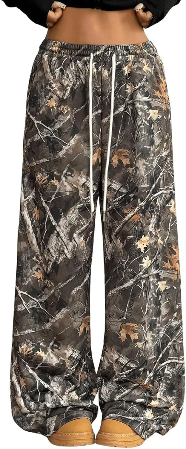 

Женские камуфляжные брюки baggy с широкими штанинами и эластичным поясом KVOTUU