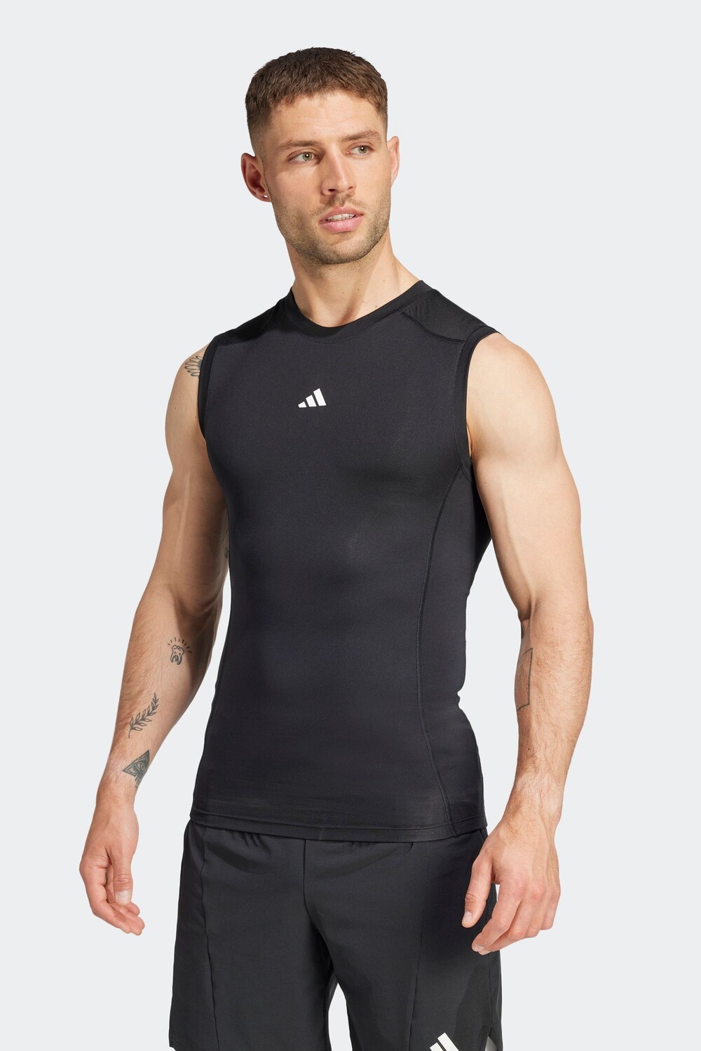 

Тренировочный компрессионный жилет без рукавов Techfit Adidas, черный