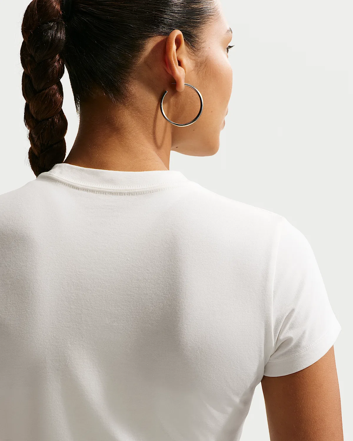 Женская укороченная футболка Nike Sportswear Chill Knit Slim, Sail — фото 2