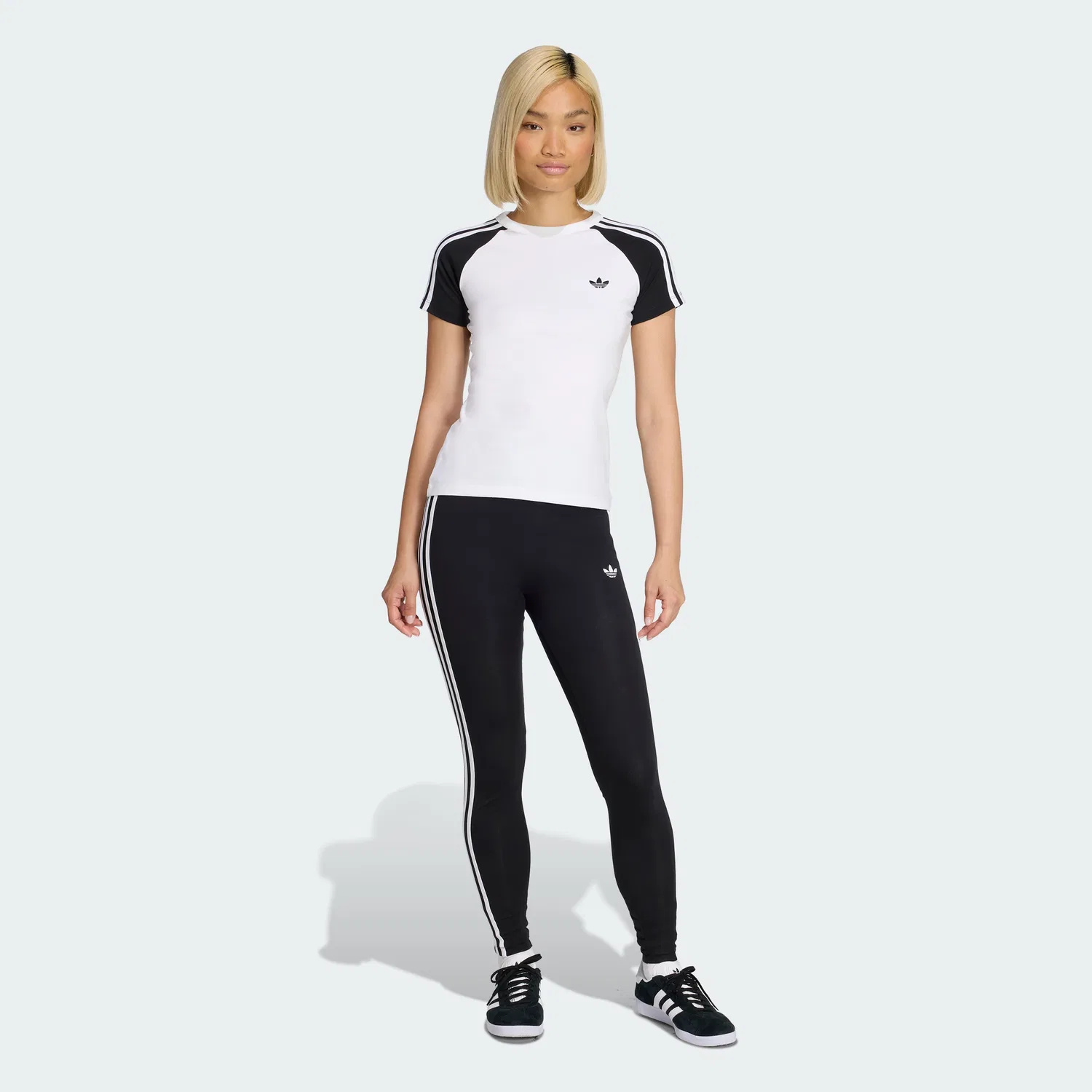 Женская футболка SST белого и чёрного цвета от Adidas — фото 3