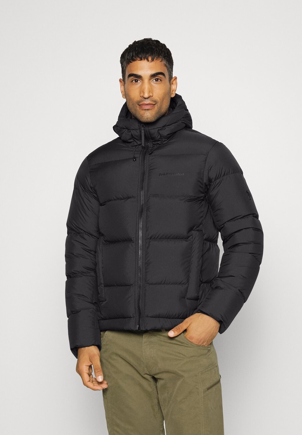 

Пуховик Rivel Jacket Snap Peak Performance, черный