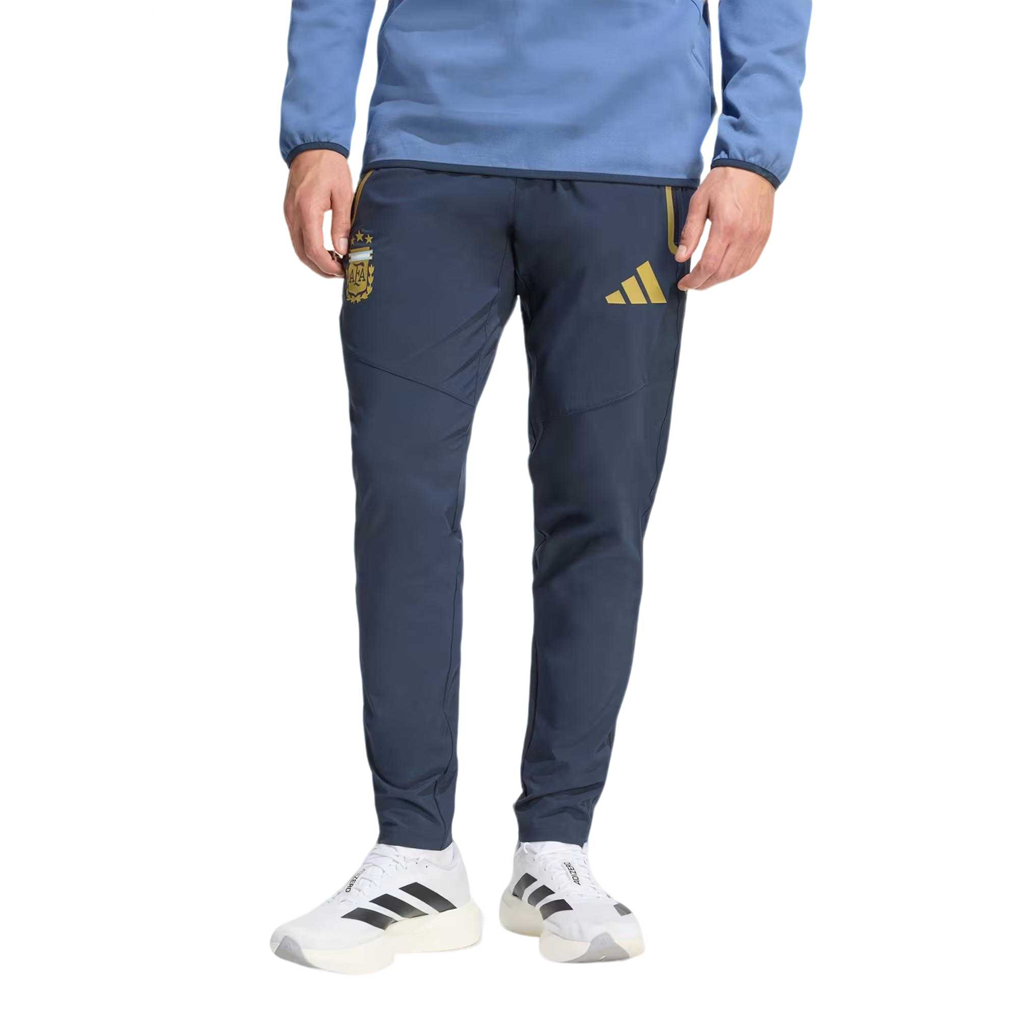 Аргентина Tiro Travel Pants мужские футбольные брюки Adidas, синий — фото 3