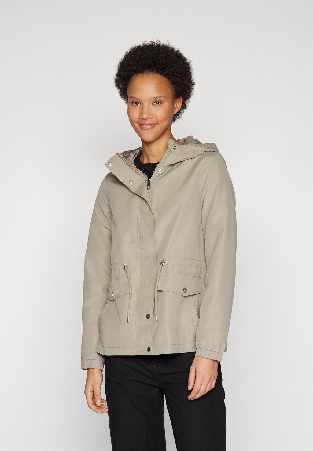 

Легкая куртка VMPAISLEY PARKA JACKET Vero Moda, цвет laurel oak