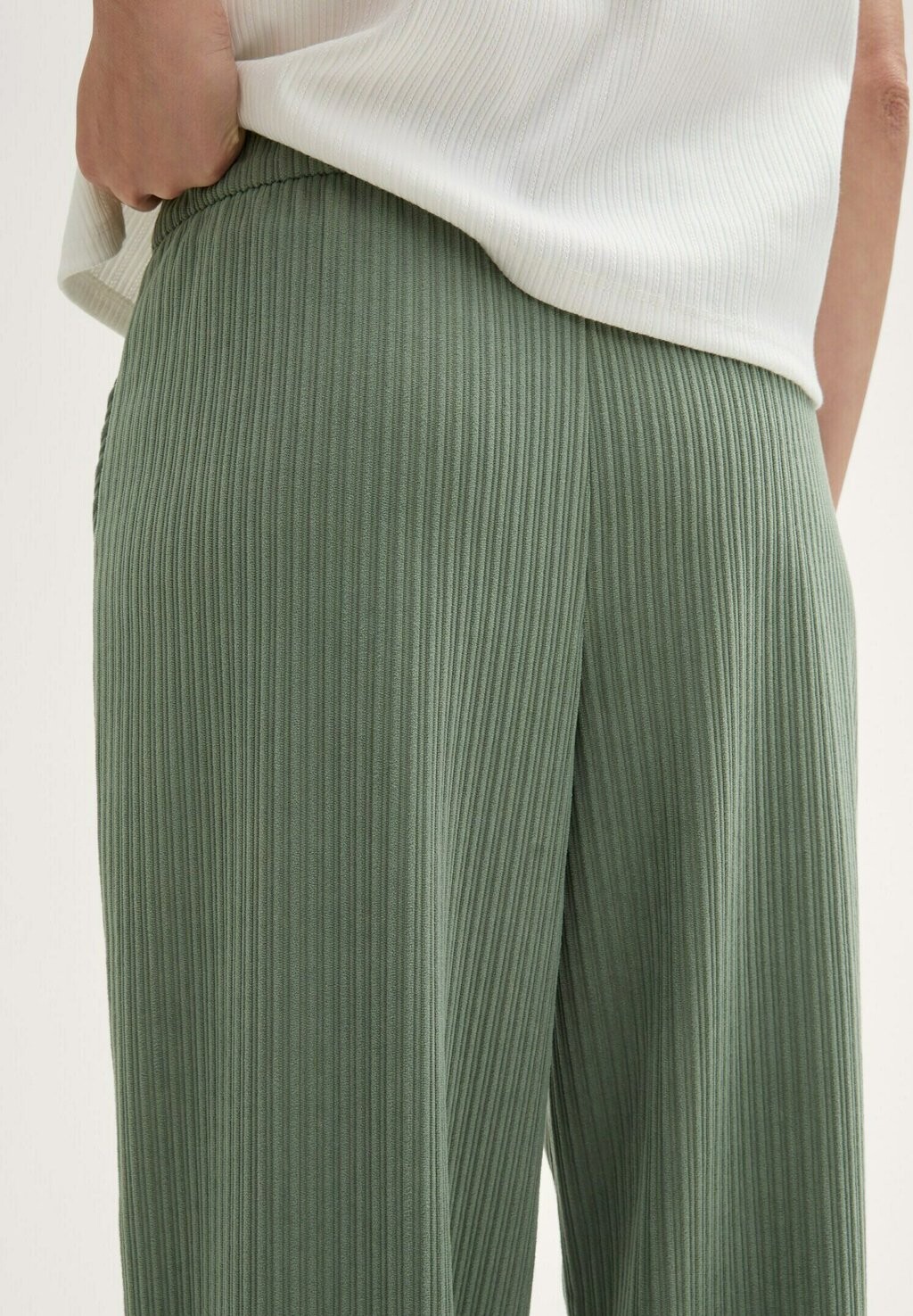 

Брюки LOOSE FIT TOM TAILOR, зеленый