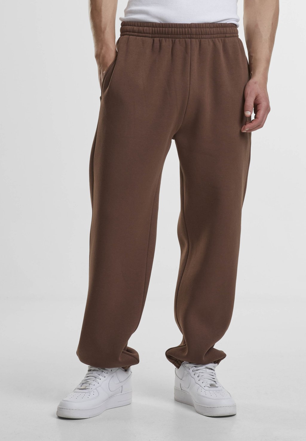 

Спортивные брюки FLUFFY Urban Classics, коричневый