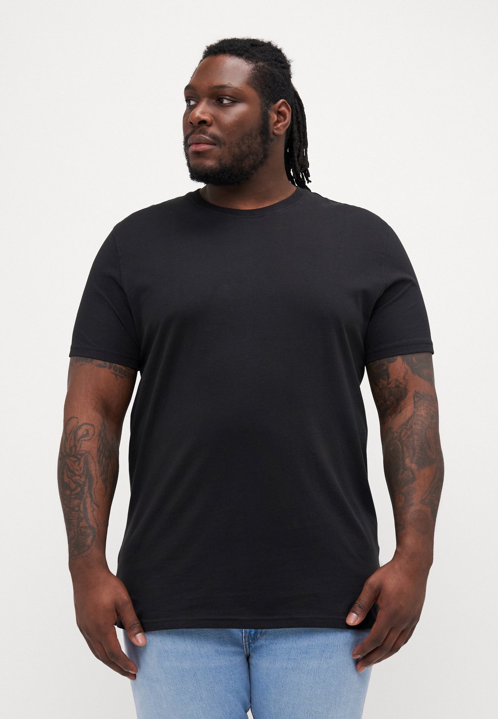 

Базовая футболка JJECHARGE TEE O NECK Jack & Jones, черный