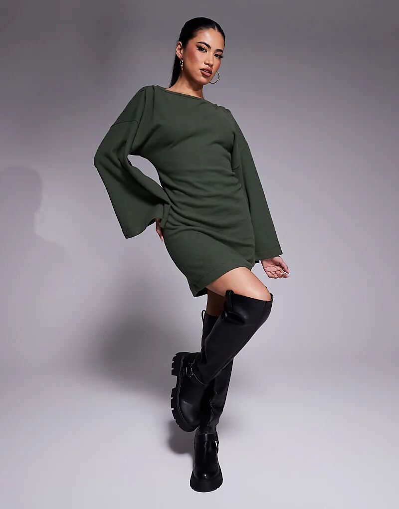 

Супермягкое мини-платье с рукавами цвета хаки ASOS DESIGN