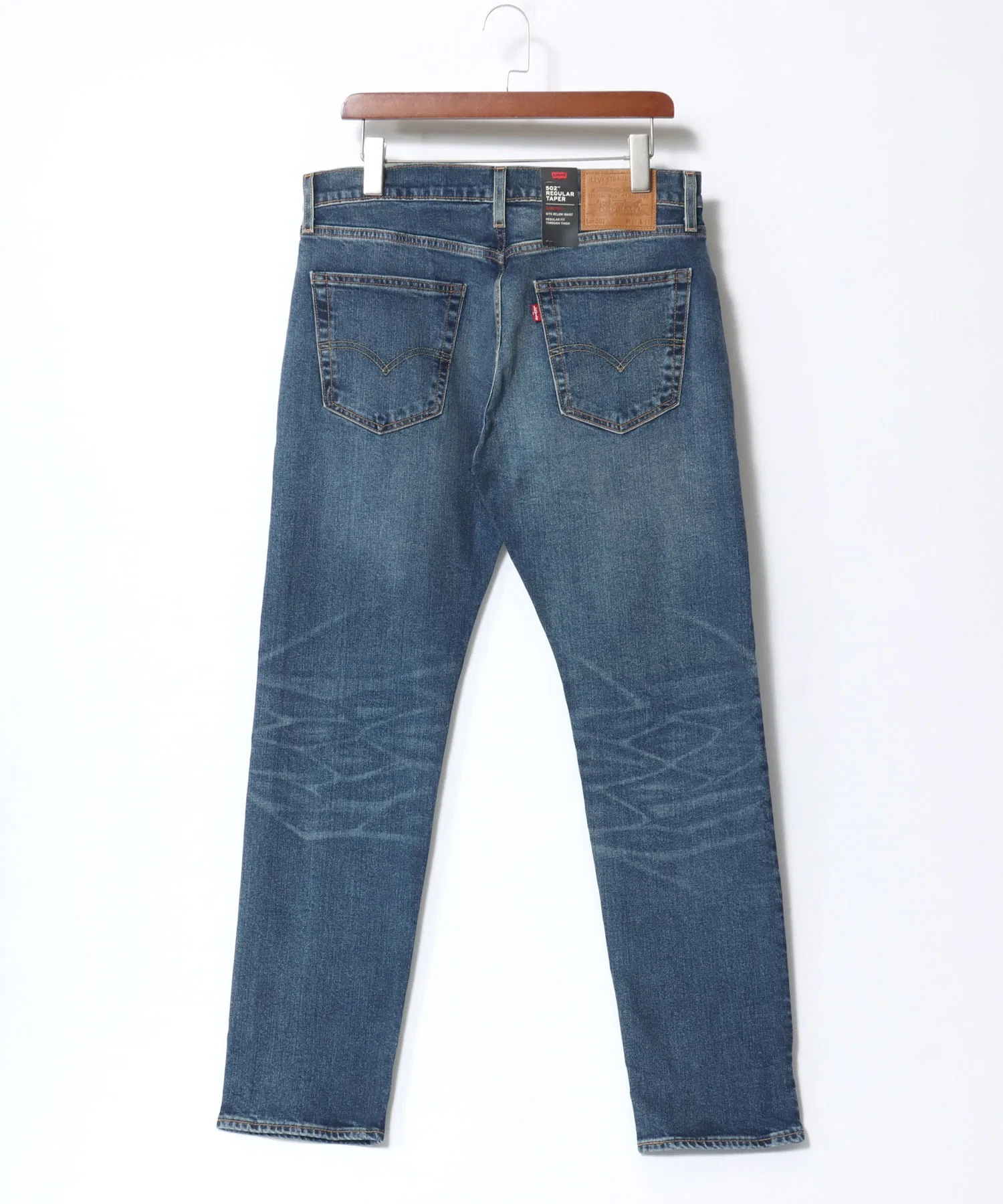 Джинсы Levi's 502 TAPER зауженного кроя / Винтажная стирка, стандартный зауженный крой, эластичный деним. — фото 3