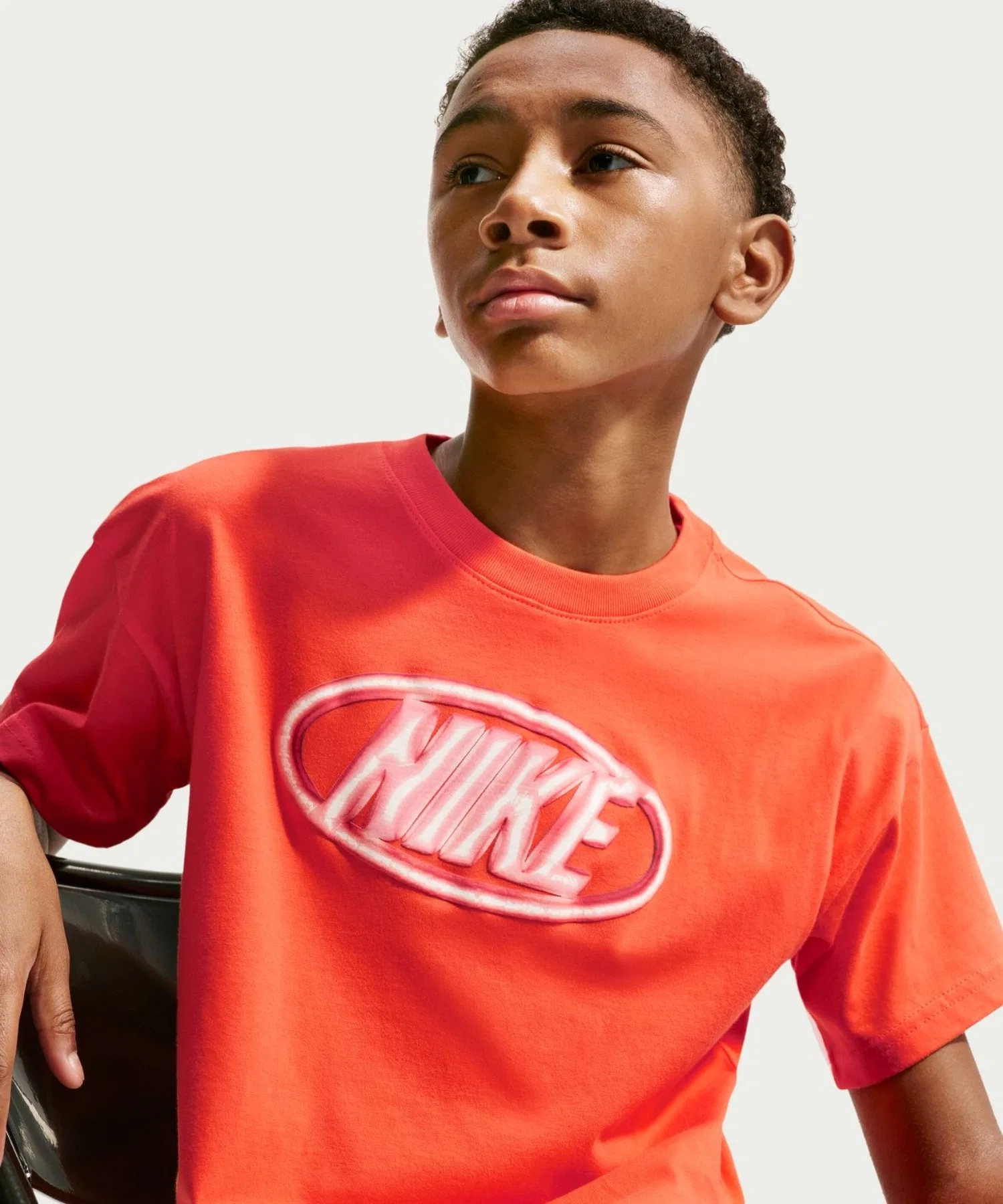 Детская футболка NIKE YTH NSW M90 Club Express оранжевая — фото 2