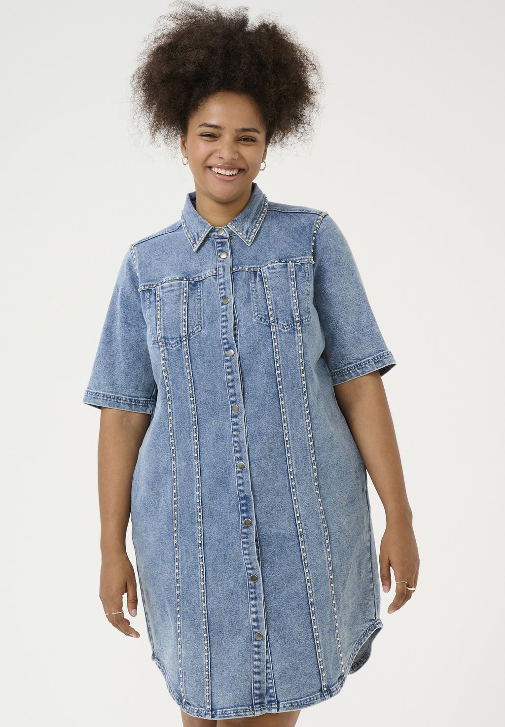 

Джинсовое платье DARINA Kaffe Curve, цвет Washed Blue Denim