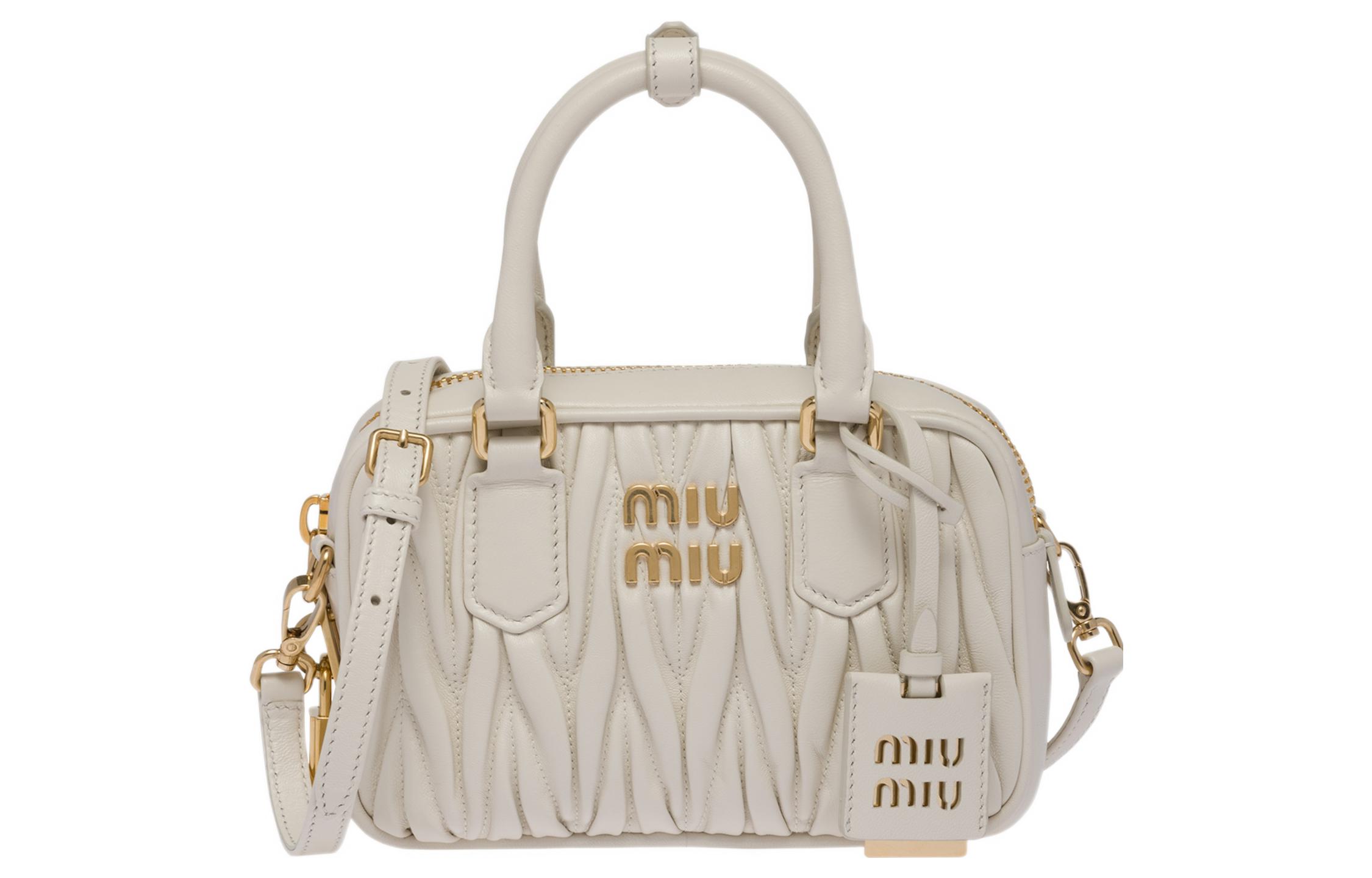 

MIU MIU Сумка женская белая матрасная из мягкой овчины
