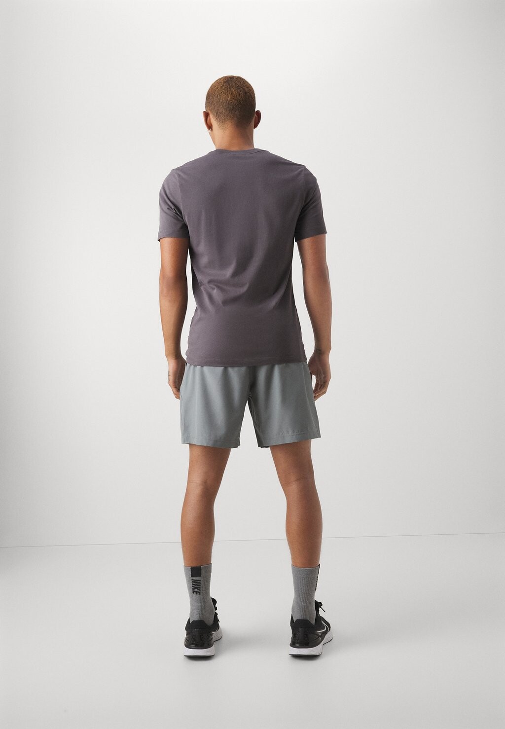 Спортивные шорты Form Nike, цвет smoke grey/black — фото 3