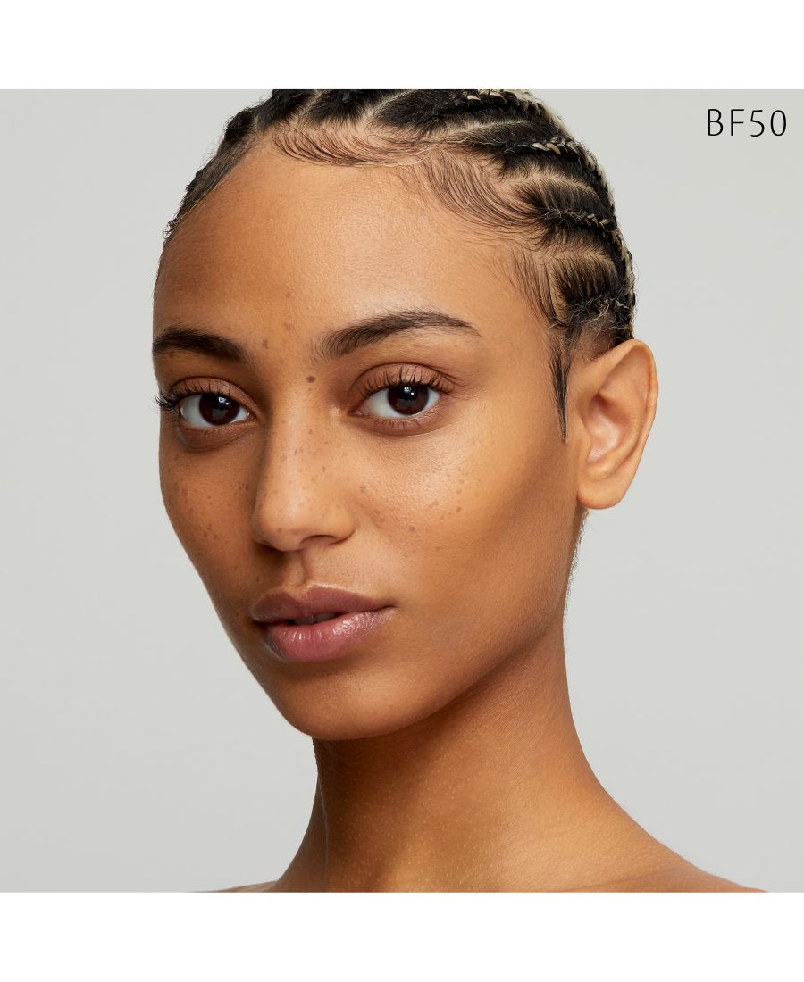 Тональный крем Radiant Fluid Foundation Natural SPF 25 Clé de Peau Beauté, цвет bf50 tan buff — фото 4