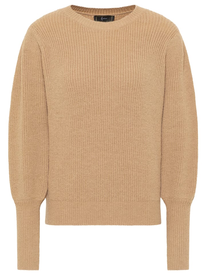 

Женский вязаный свитер бежевого цвета faina