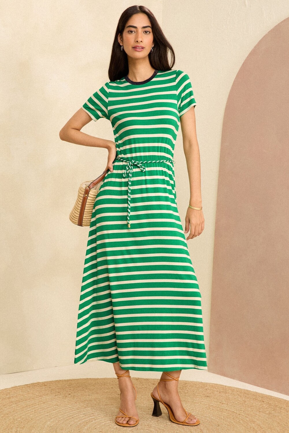 

Платье-Футболка миди из трикотажа с поясом Love & Roses, зеленый