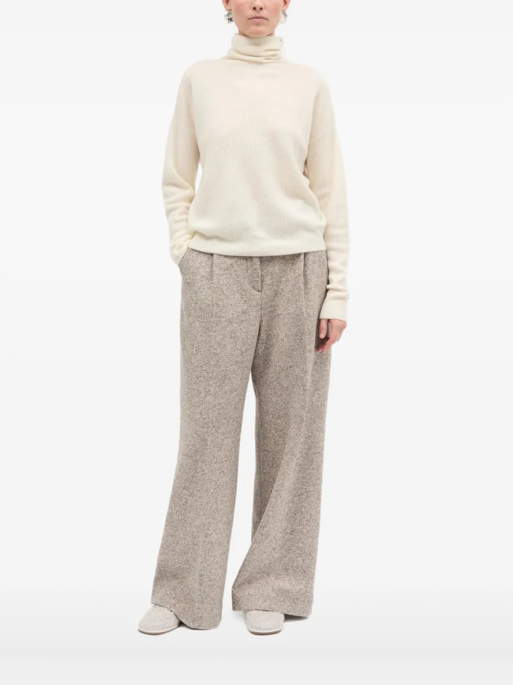 

Кашемировый свитер с воротником-гольф Krystal Mark Kenly Domino Tan, нейтральный