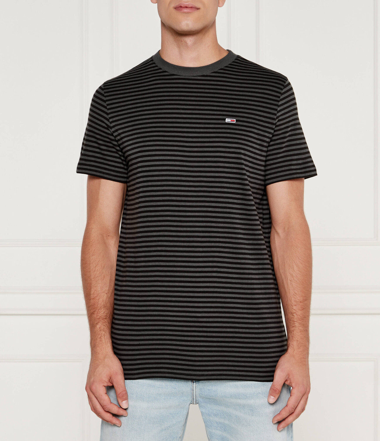 

Футболка Tommy Jeans Regular Fit, черный