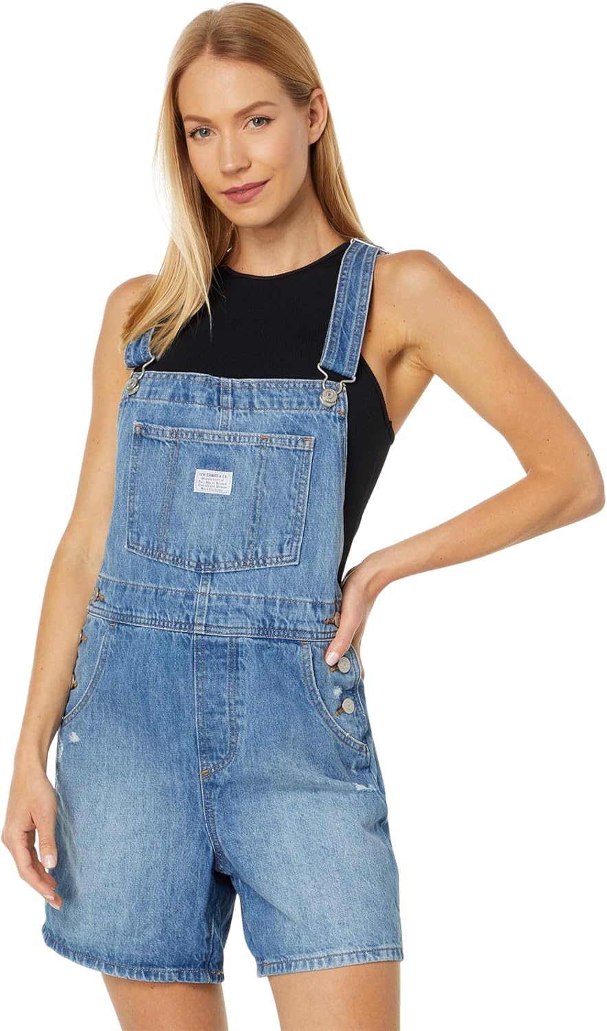 

Женские винтажные шорты Levi's (также доступны в размере Plus), Medium Indigo Destructed