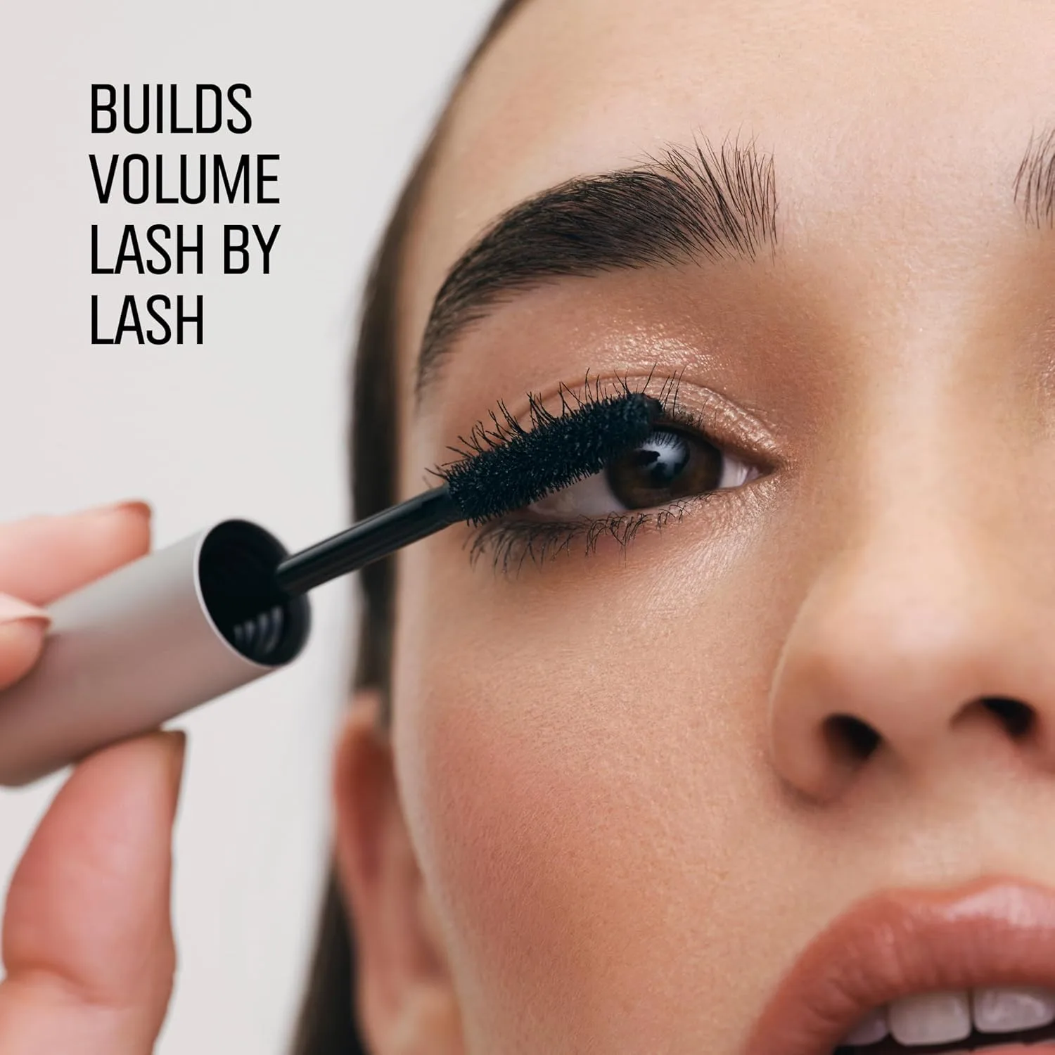 Тушь для ресниц Bobbi Brown Smokey Eye | Стойкая, придающая объем тушь | Не осыпается и не размазывается, 0,2 жидких унции, Black — фото 3