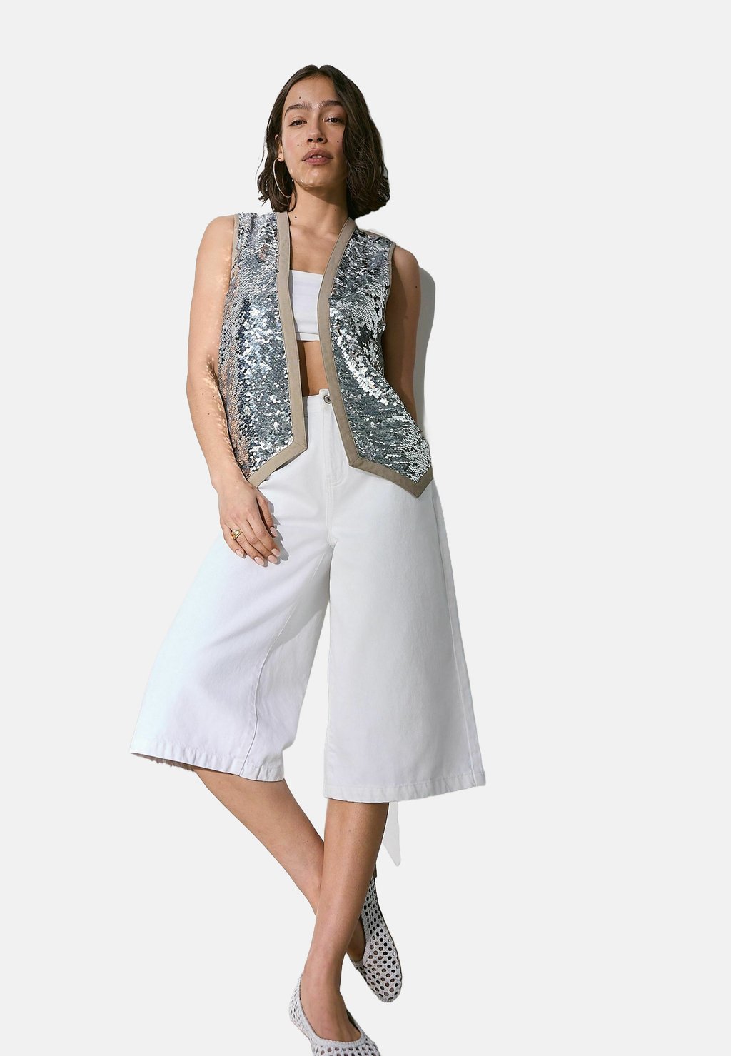 

Жилет REGULAR FIT - SLEEVELESS SEQUIN EMBELISHED Next, бежевый