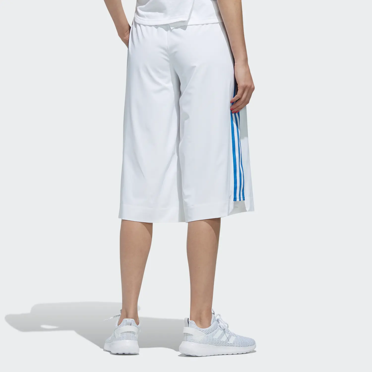 Adidas Neo Женские шорты W CS 3/4 TP Casual белые — фото 4
