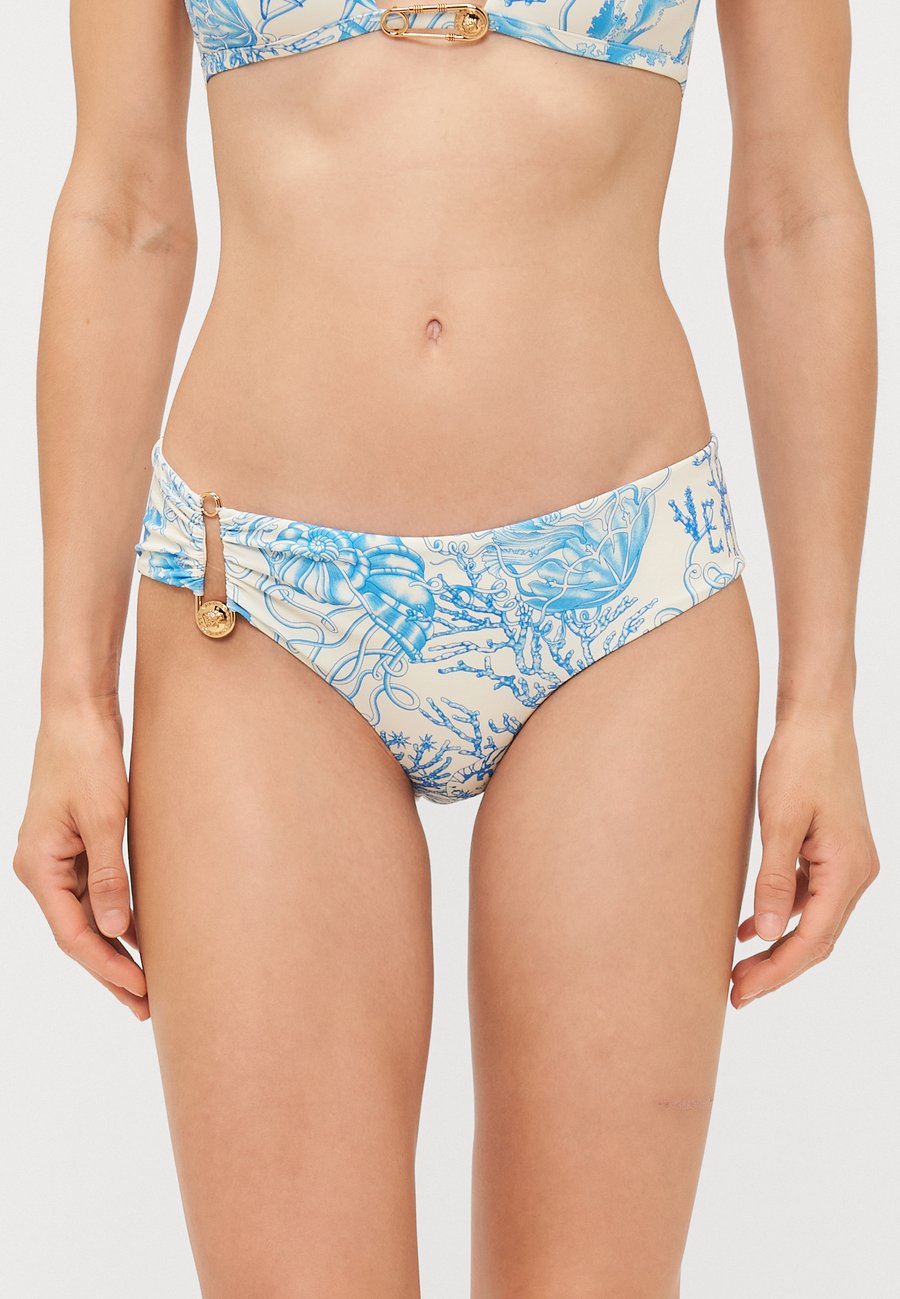 

Низ бикини Versace SWIM RENEWSTYLE LIGHT UNDERWATER BAROCCO ALL OVER SAFETY PIN, Eggshell/Bright Blue/Light Blue