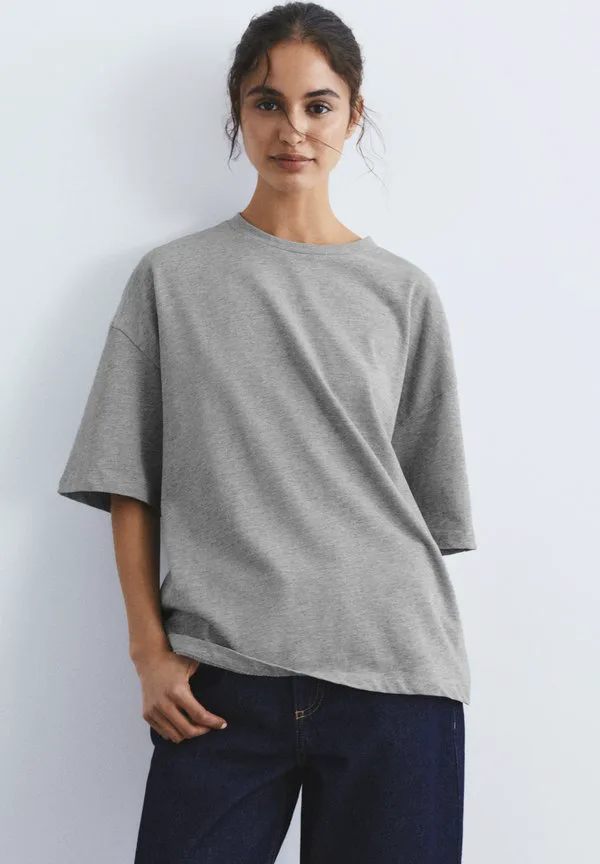 

Базовая футболка оверсайз с коротким рукавом Pull&Bear, Light Grey, Серый, Базовая футболка оверсайз с коротким рукавом Pull&Bear, Light Grey