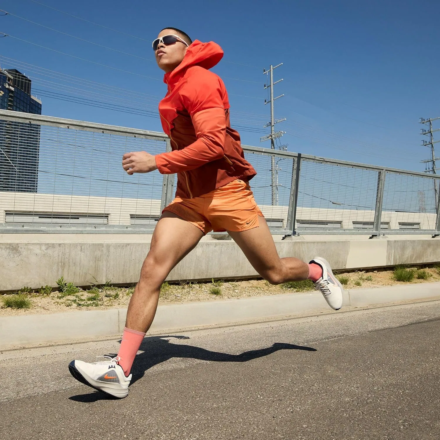 Мужские беговые кроссовки Nike Quest 5 DD0204, Sail Total Orange Thunder Blue 103 — фото 3