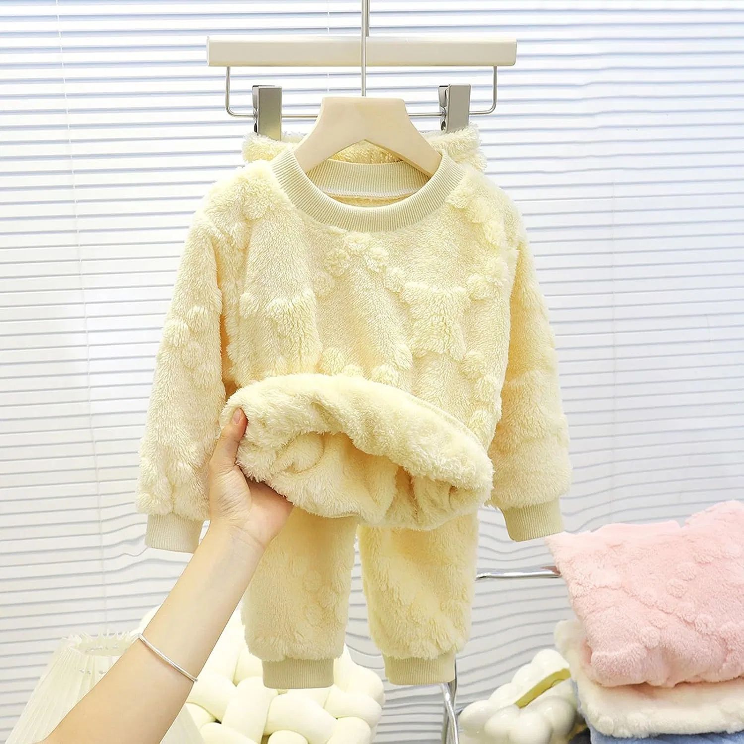 Детский спортивный костюм флисовый Generic, 2 предмета, Light Yellow — фото 2